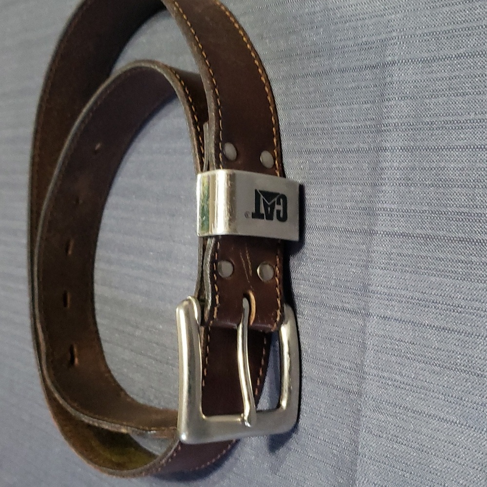 CAT Cow Hide Belt. 1110753 Size 30_76.  Made in  Australia 🇦🇺 .